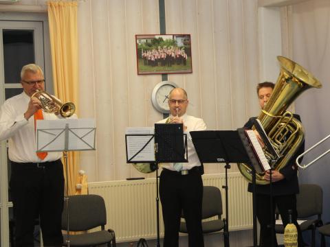 Musiker der Veltuna Brass in Aktion